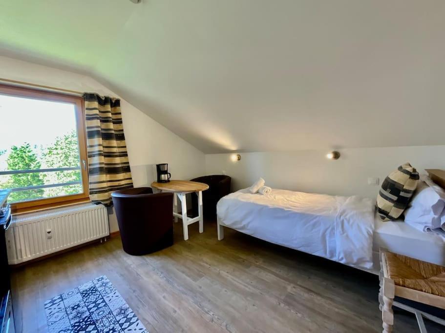 Le Petit Loup, Appartement Neuf Avec Jardin Gerbépal Esterno foto